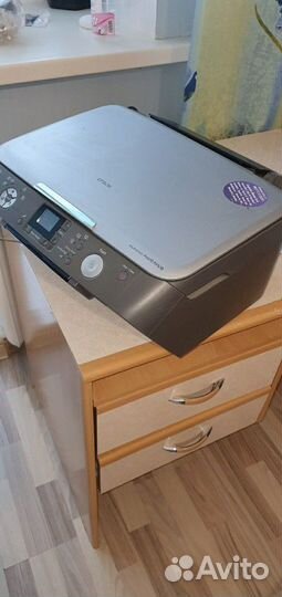 Цветной струйный принтер\сканер\копир. foto Epson