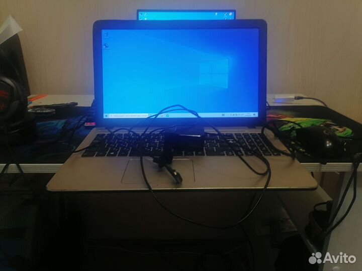 Ноутбук asus