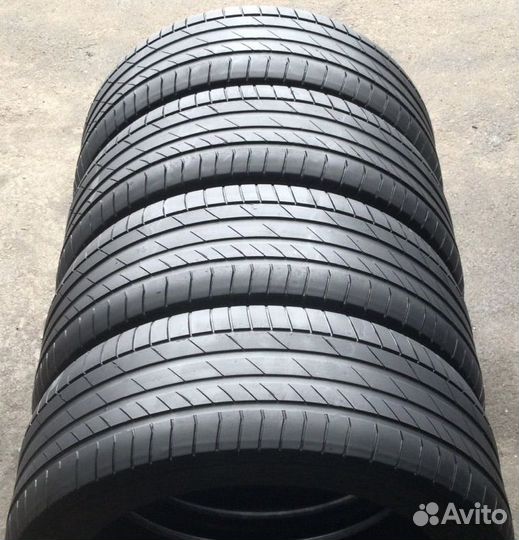 Kumho Ecsta PS71 245/45 R19