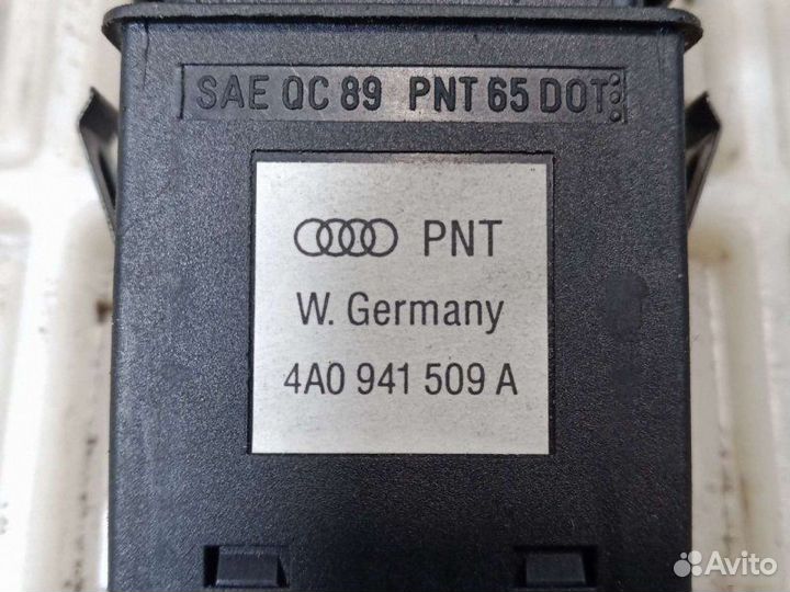 Кнопка аварийной сигнализации Audi A6 C4