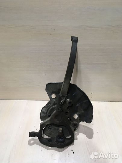 Кулак передний правый Мерседес W220 E220 S220