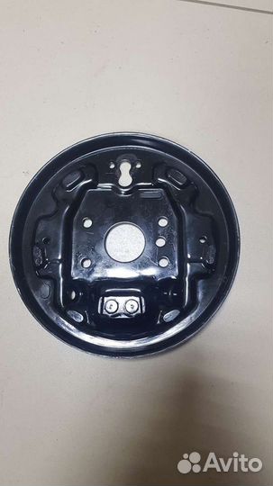 Щиток защитный тормозов зад левый