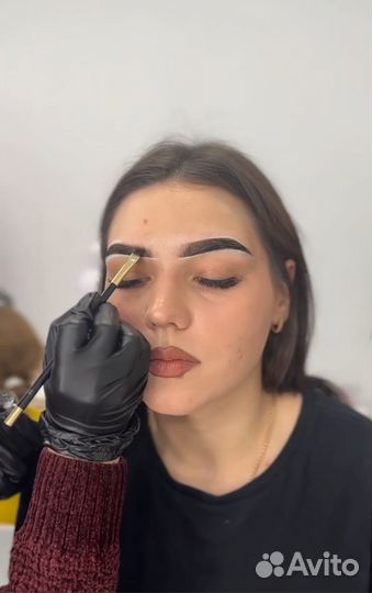 Мастер бровист