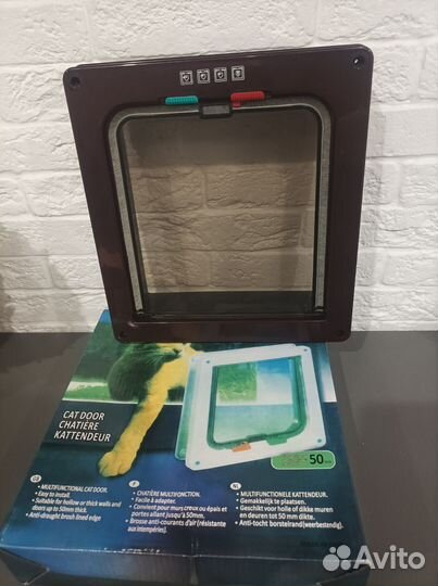 Дверца для кошек и маленьких собак