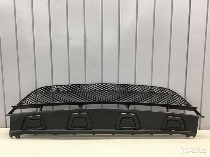 Решетка в бампер центральная Mercedes Benz GLC-Cla