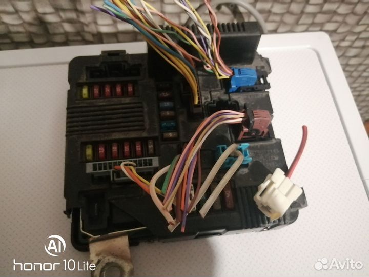 Блок предохранителей подкапотный renault megane 2