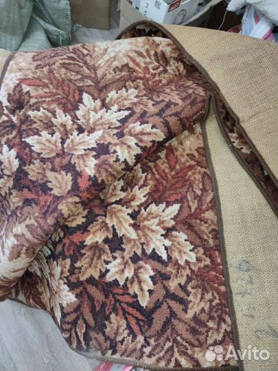 Ковер коричневый большой