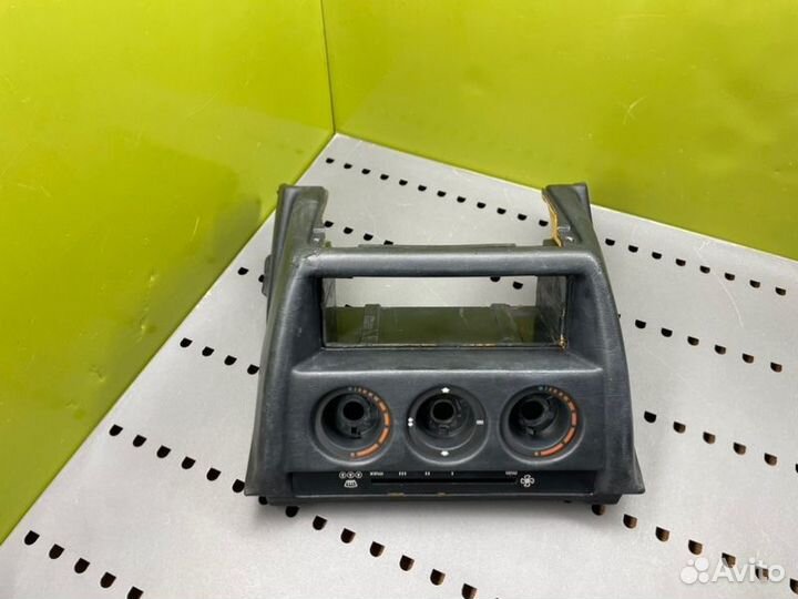 Центральная консоль Mercedes-Benz 190E W201 OM601