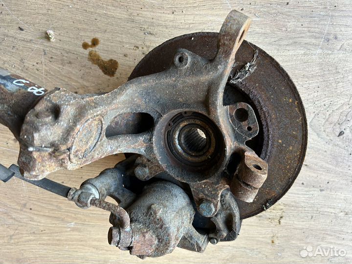 Поворотный кулак ford escort 95-2002 года