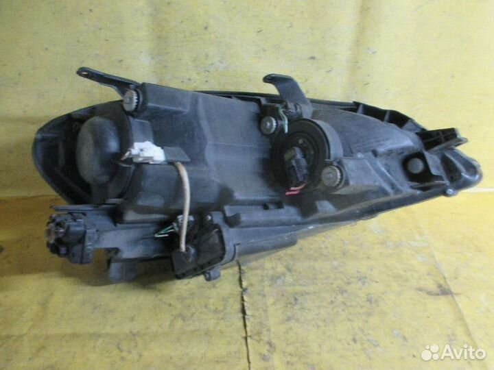 Фара левая Toyota Ipsum ACM21W