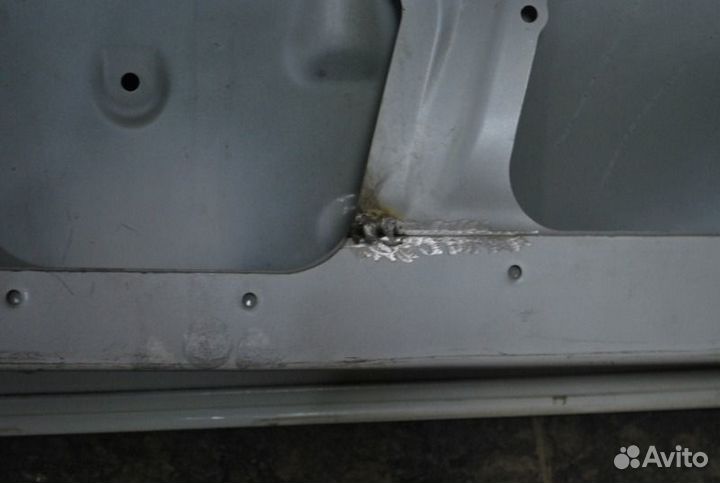 Крышка багажника Mercedes E