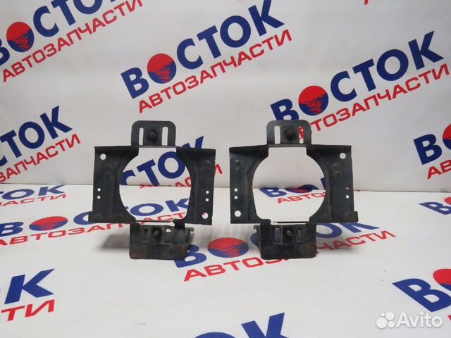 Кронштейн туманки nissan presage PU31