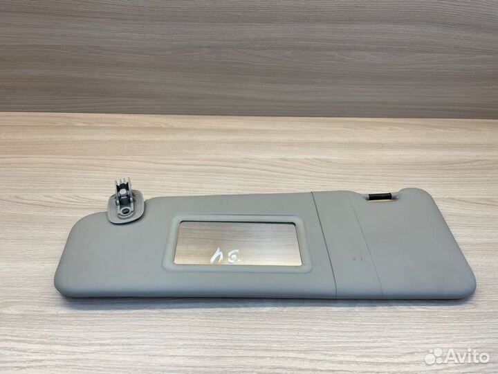 Козырек солнцезащитный левый Renault Sandero