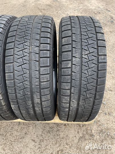 Pirelli Ice Asimmetrico 215/50 R17 95Q