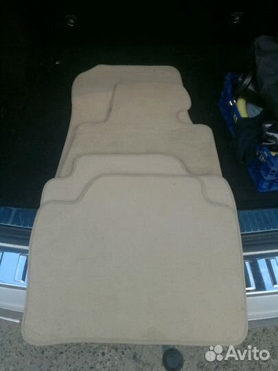 Комплект ковриков bmw. Бу. Состояние 4+