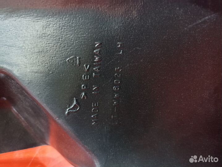 Подкрылок передний левый VW Passat B5 00-05