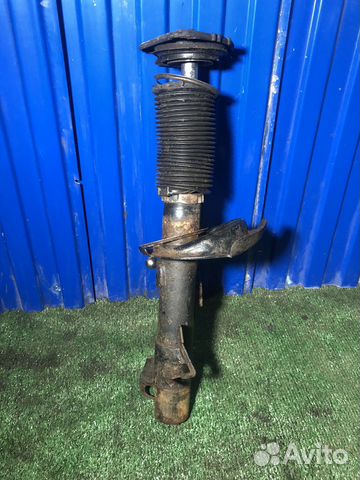 Стойка передняя левая Mazda 3 bk 2.0