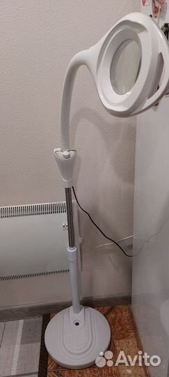 Косметологическая лампа лупа