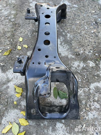 Лонжерон рамы поперечный