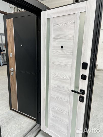 Дверь входная металлическая