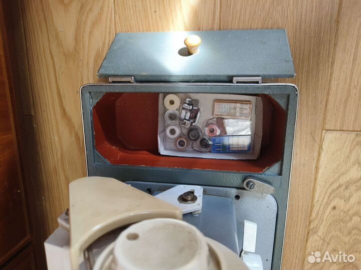 Швейная машина веритас