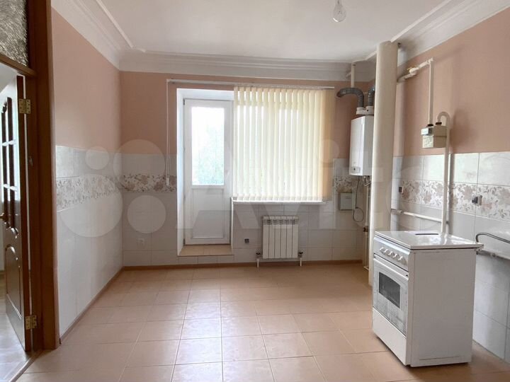 3-к. квартира, 83 м², 1/6 эт.