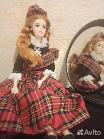 Кукла Барби из куклы мира