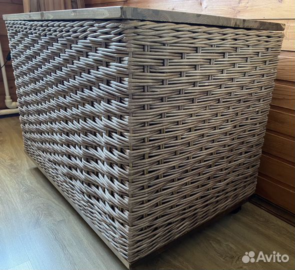 Сундук плетеный