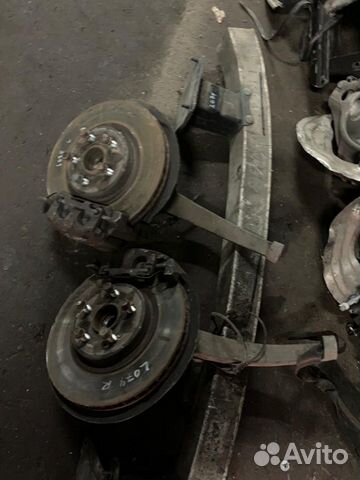 Кулак поворотный передний Mercedes W164 в сборе