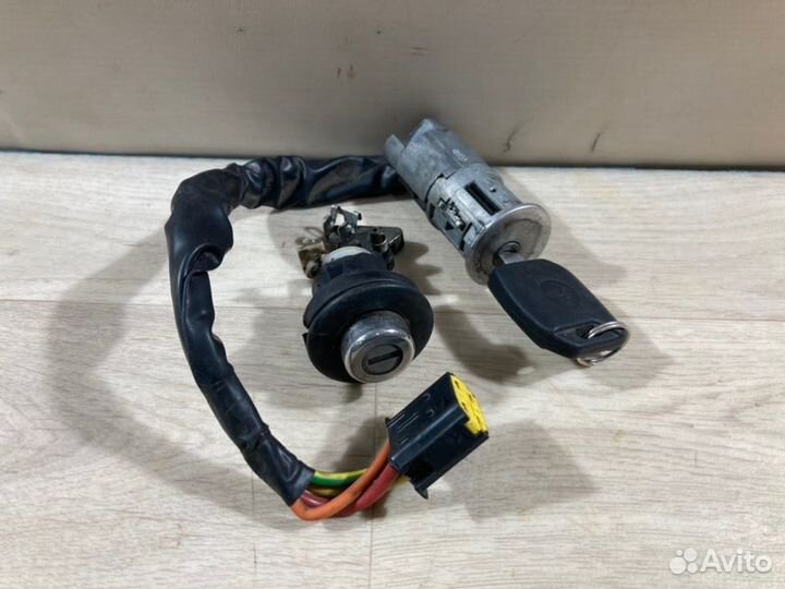 Замок зажигания Renault Duster 2014