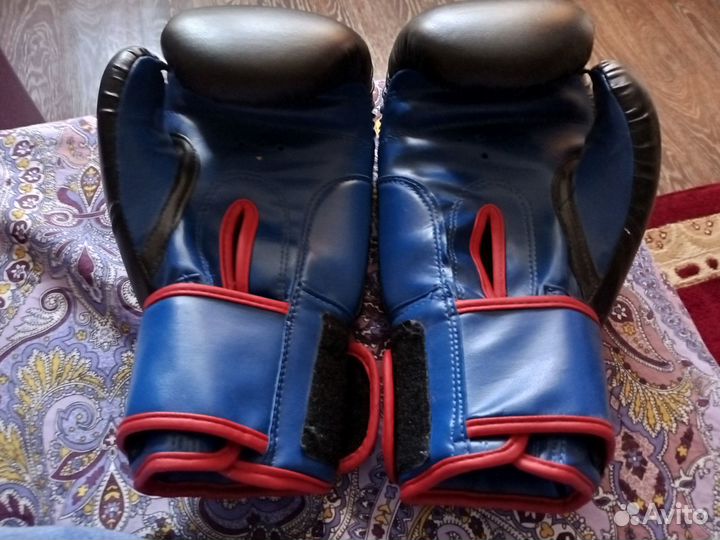 Боксерские перчатки