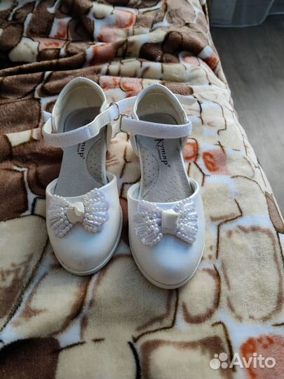 Туфли для девочки 27 размер белые