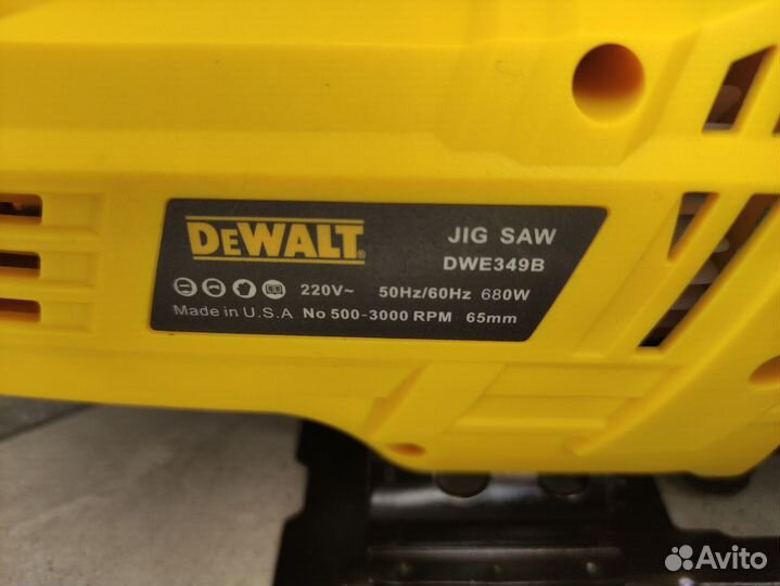 Лобзик DeWalt с регулятором оборотов