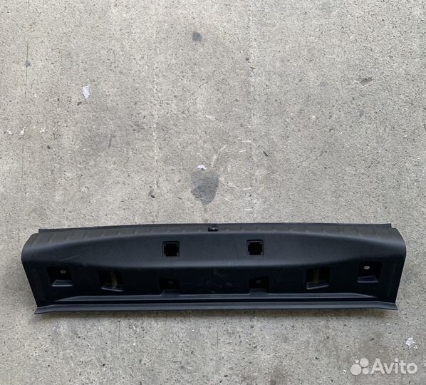 Замковая панель BMW 5 G30, M5 F90