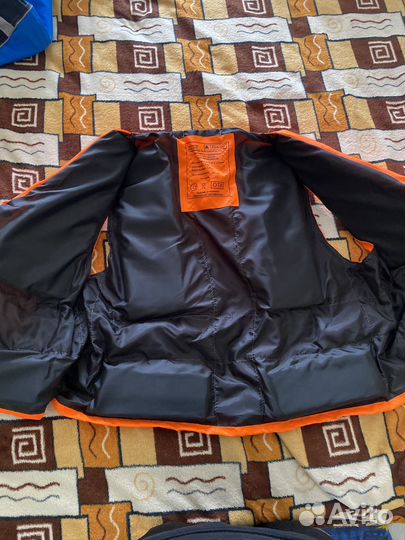 Спасательный жилет