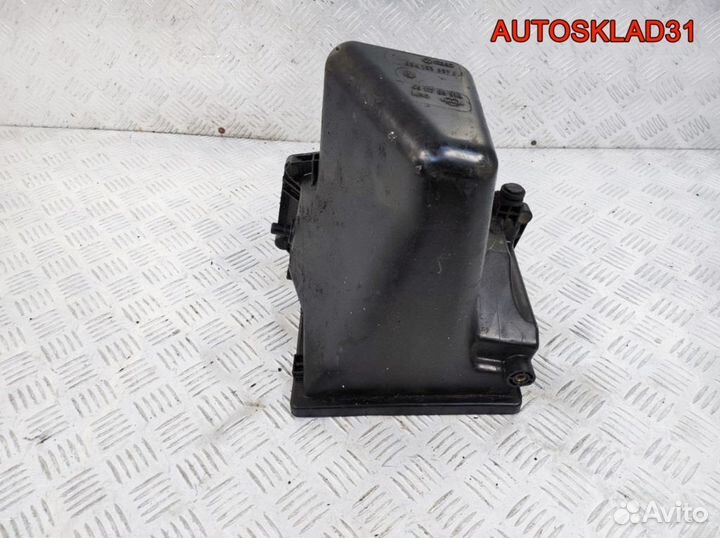 Корпус воздушного фильтра Audi 100 C4 034133837J