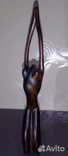 Деревянные статуэтка