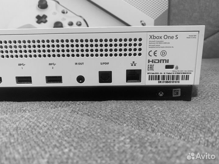 Приставка Xbox One S 1tb