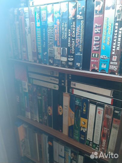 500 видеокассет