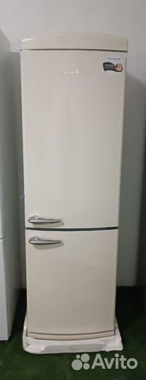 Новый ретро холодильник