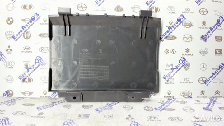 Накладка (кузов внутри) на торпедо центр. верх. Ch