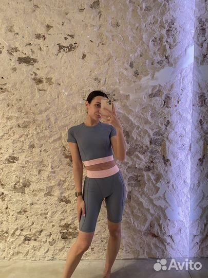 Продам спортивный костюм Irnby