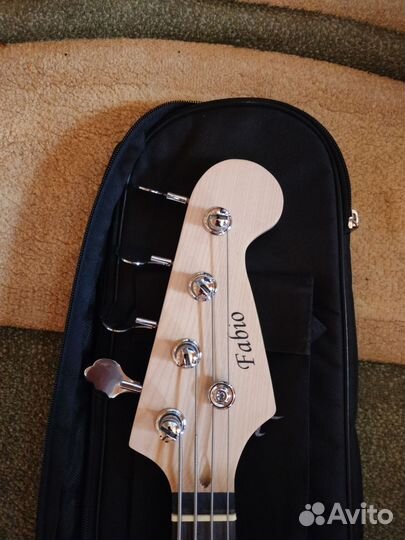 Бас гитара 4 струн (обмен)