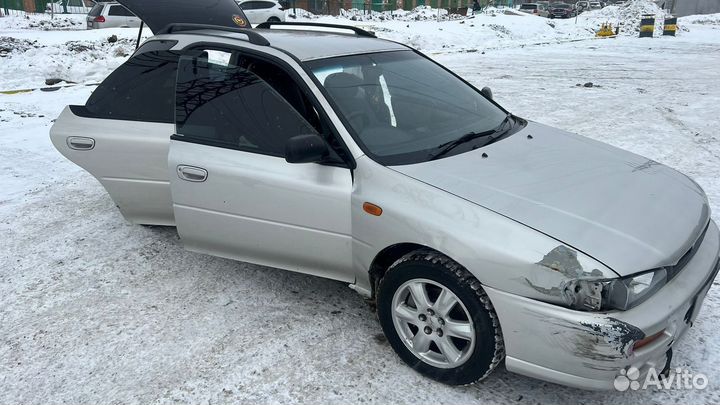 Subaru Impreza 1.5 AT, 2000, битый, 200 000 км