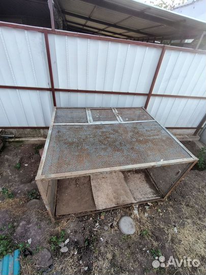 Клетка / вольер для животных