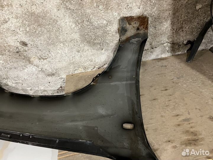 Крыло передне левое