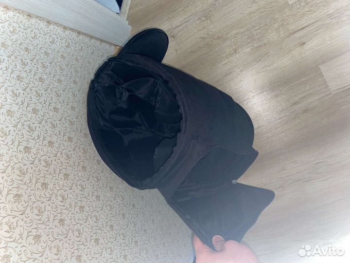 Ваза и щипцы