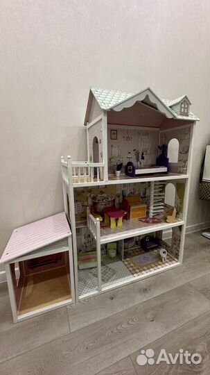 Большой кукольный домик