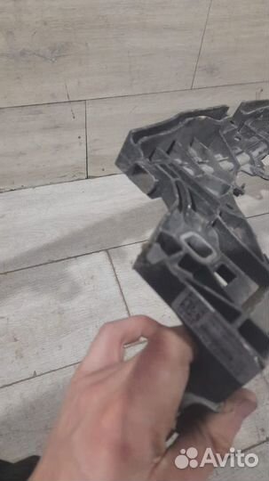 Кронштейн радиатора Mercedes Cl W205 С 2014 По