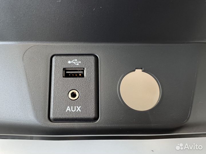 Панель прикуривателя USB AUX Nissan X-Trail T32